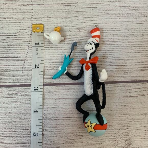 Hallmark Cat in the Hat Christmas Ornament with Fish in Teacup Dr Seuss 1999 - Picture 3 of 13